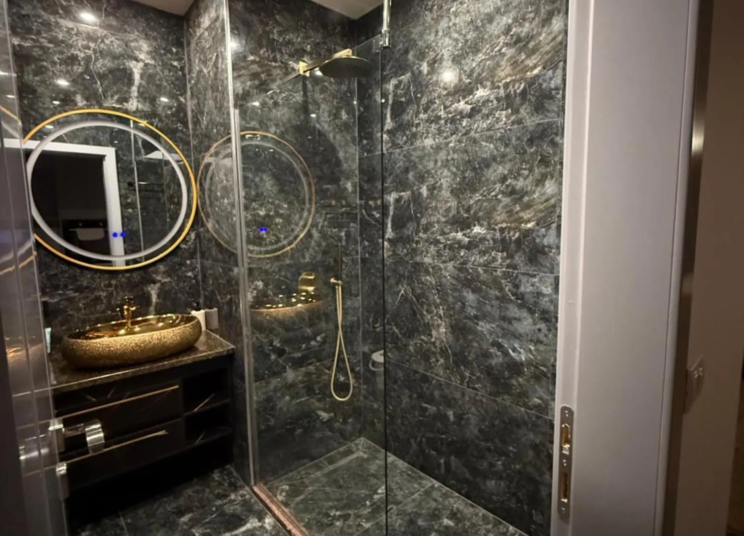 アパート Luxury Suite21 コルチャ